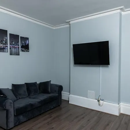 Appartamento Tranquil 3Br In Arnos Grove